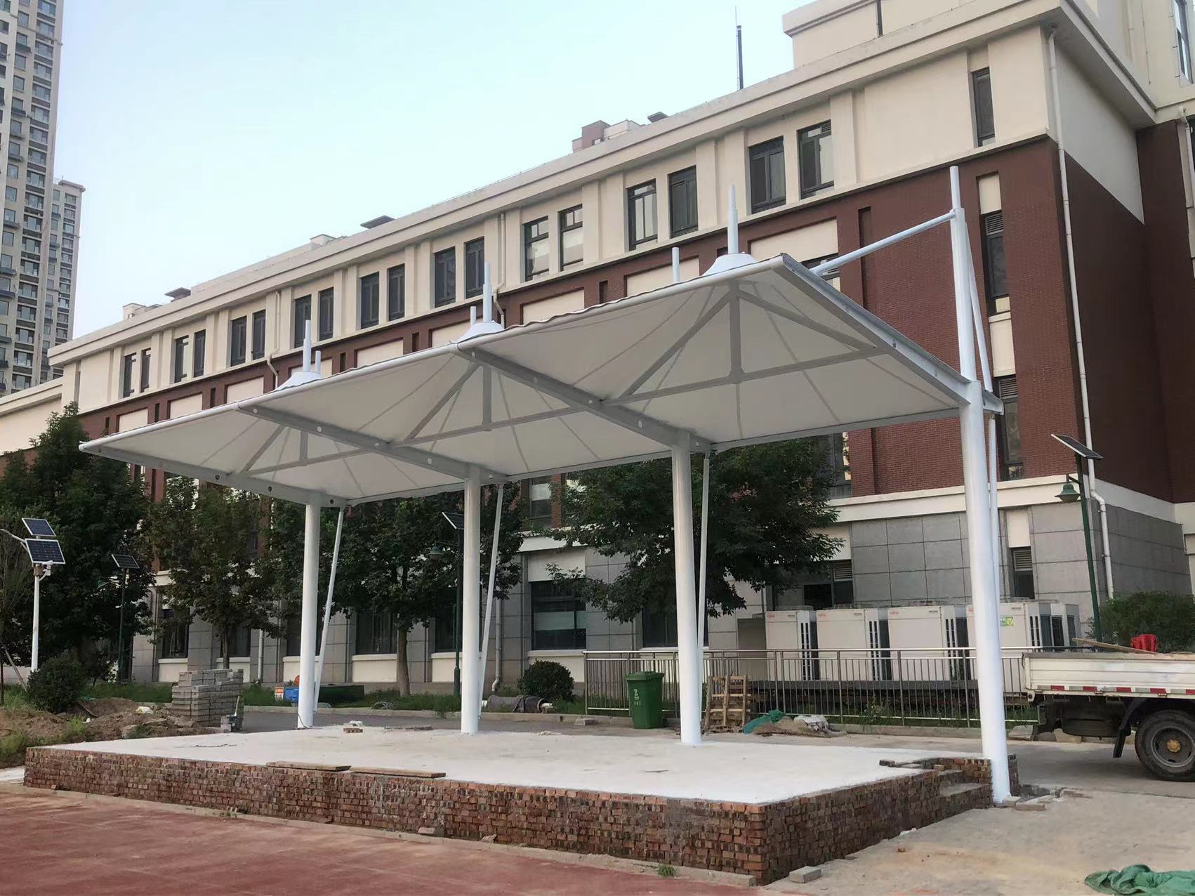 來了解濟南雨棚怎么成為城市生活的貼心庇護吧